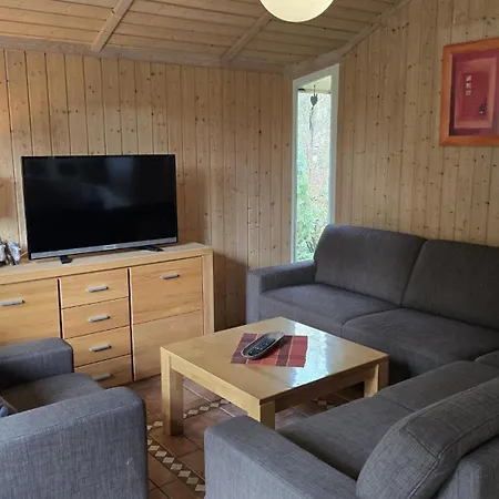 Eichhoernchenhoehle هارن