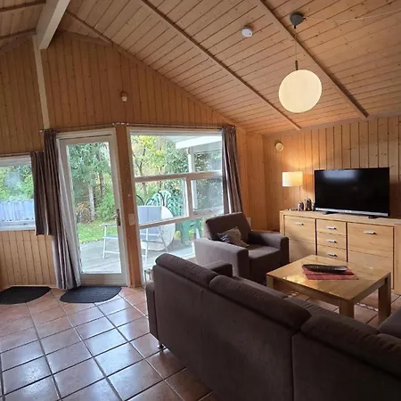 Eichhoernchenhoehle هارن